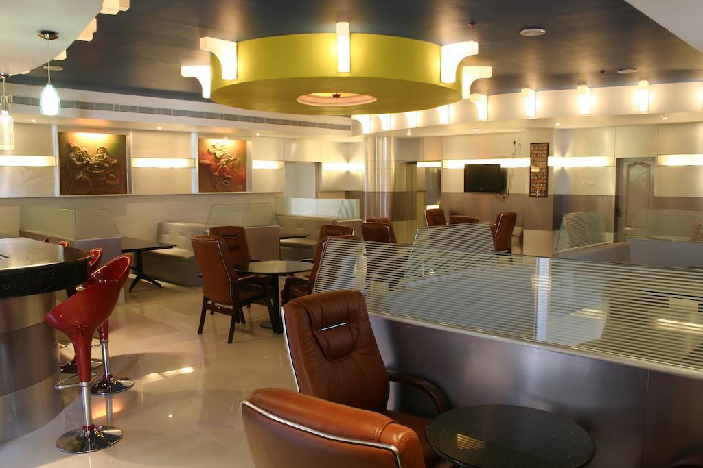 Hotel Dsf Grand Plaza Thoothukudi Bagian luar foto