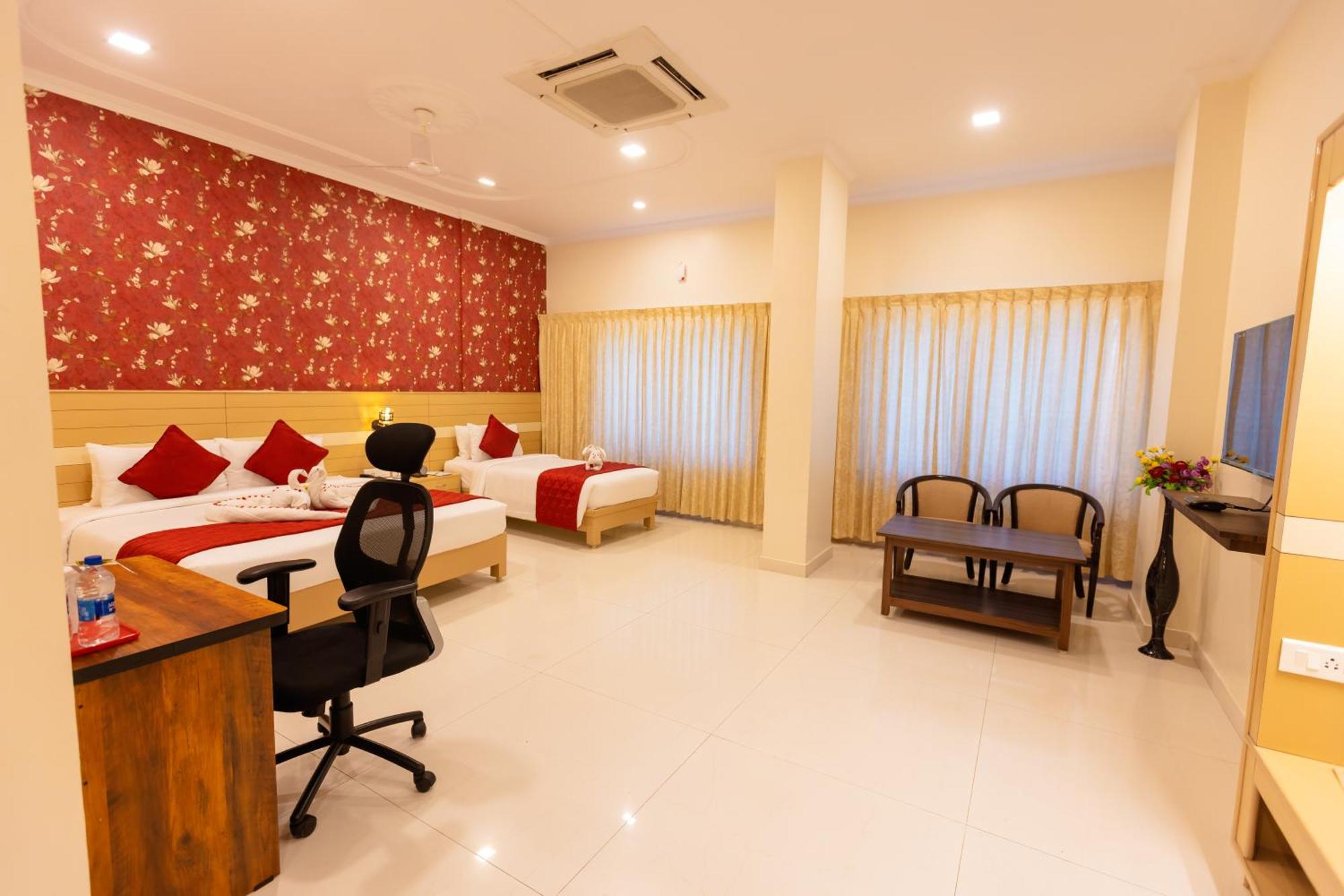 Hotel Dsf Grand Plaza Thoothukudi Bagian luar foto