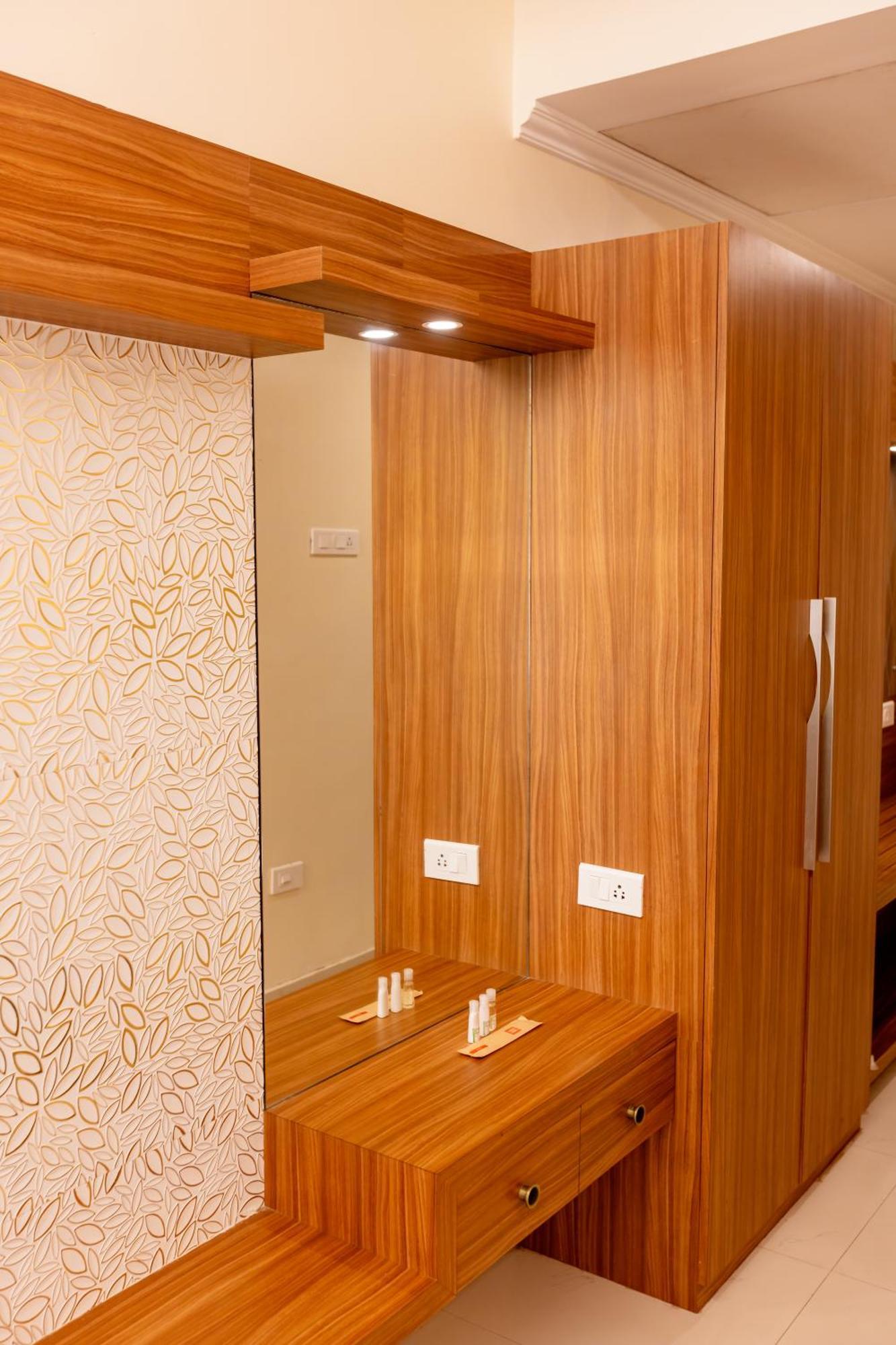 Hotel Dsf Grand Plaza Thoothukudi Bagian luar foto