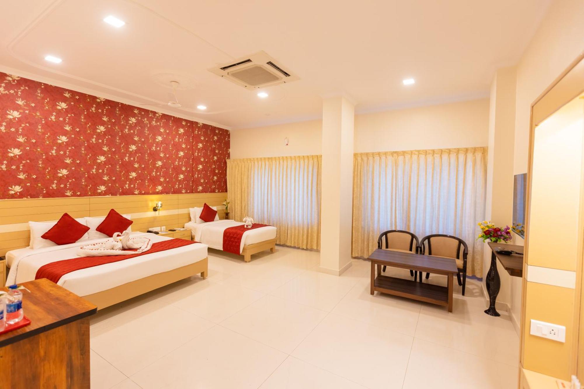 Hotel Dsf Grand Plaza Thoothukudi Bagian luar foto