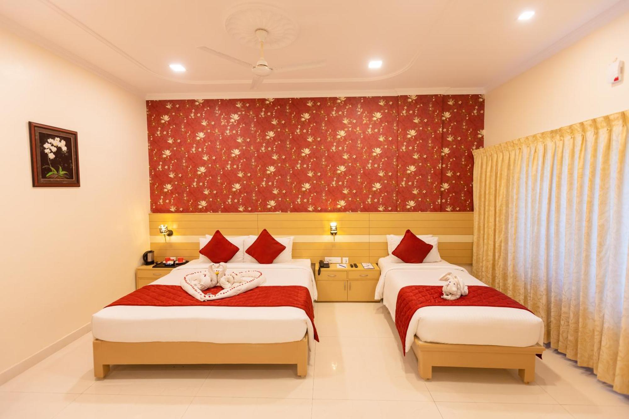 Hotel Dsf Grand Plaza Thoothukudi Bagian luar foto