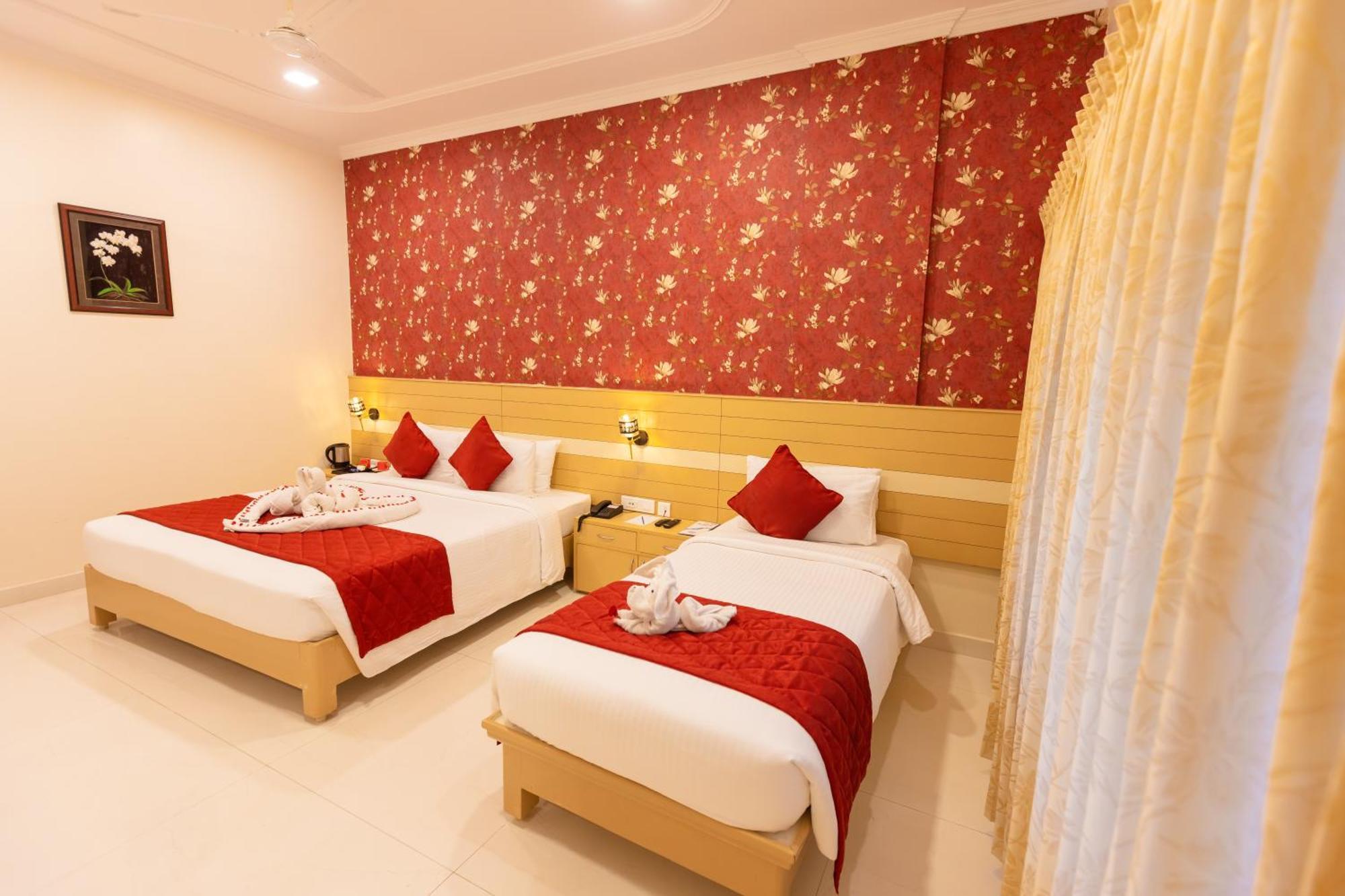 Hotel Dsf Grand Plaza Thoothukudi Bagian luar foto