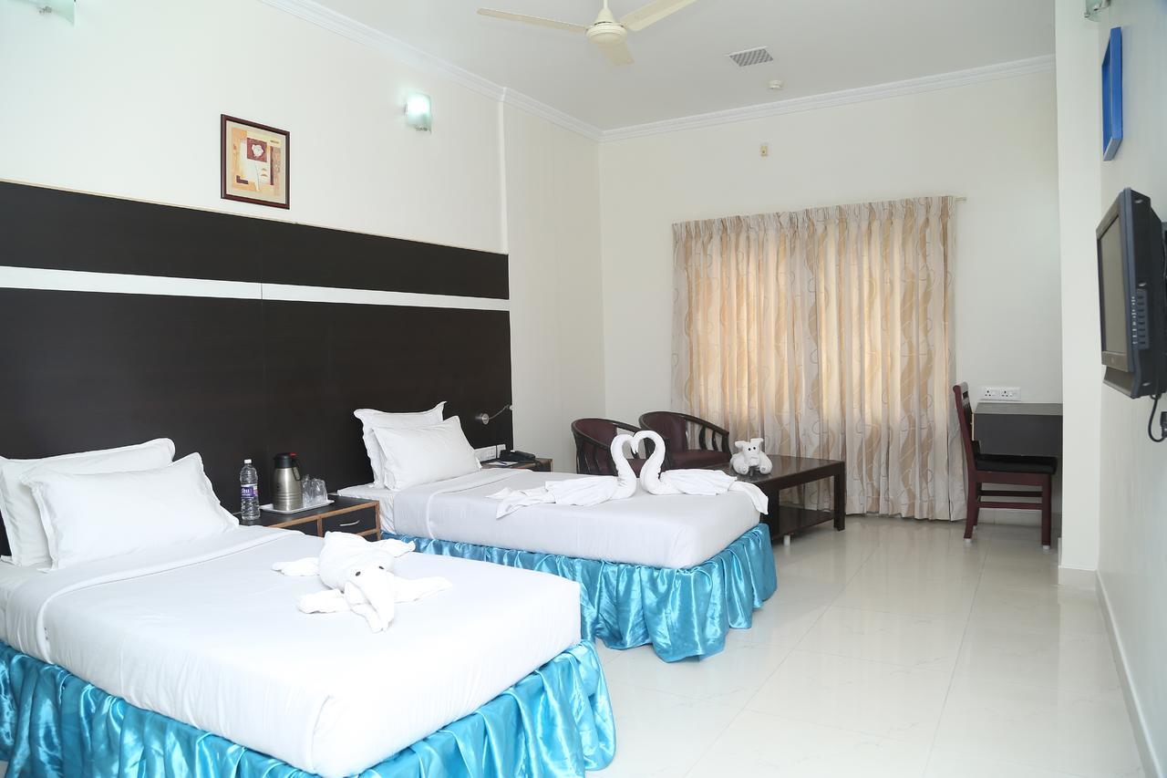 Hotel Dsf Grand Plaza Thoothukudi Bagian luar foto